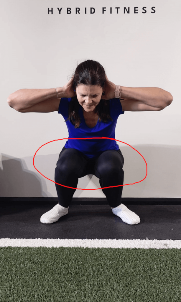mistakes_when_squatting_knees_bending_in